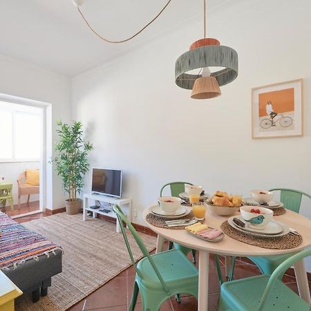 Central & Sunny 2Br Apt Near Beach, By Timecooler Setúbal Exterior foto